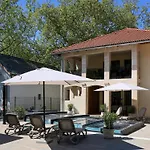 Mirage & Pool - Balatonboglar