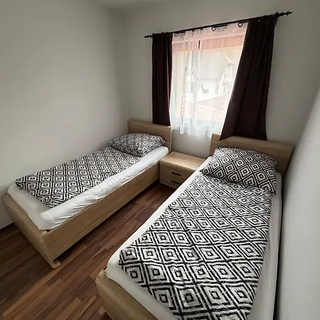 Mirage & Pool - Lejlighed *