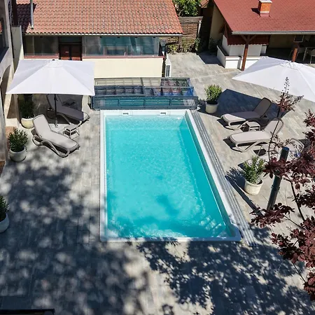 Mirage & Pool - Apartment