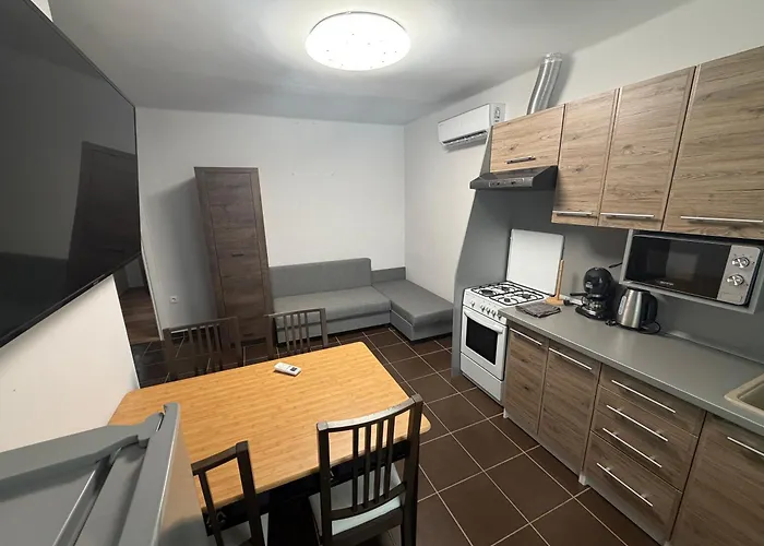 Mirage & Pool - Апартаменты *