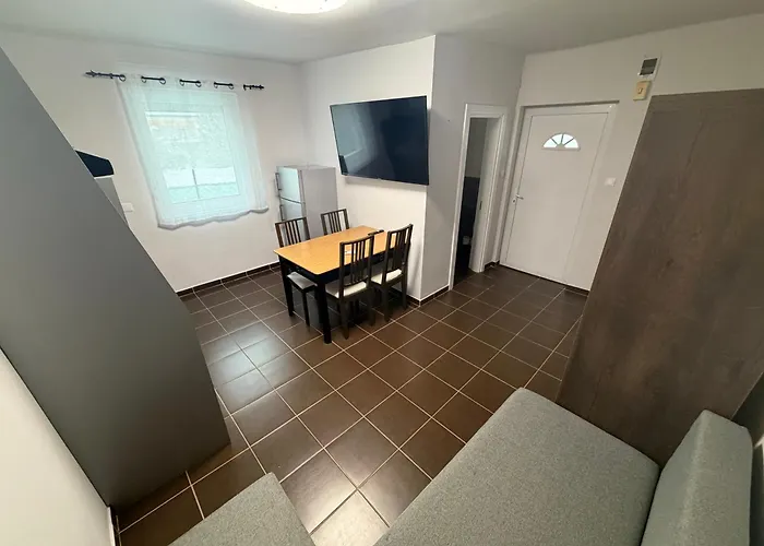 Mirage & Pool - Апартаменты